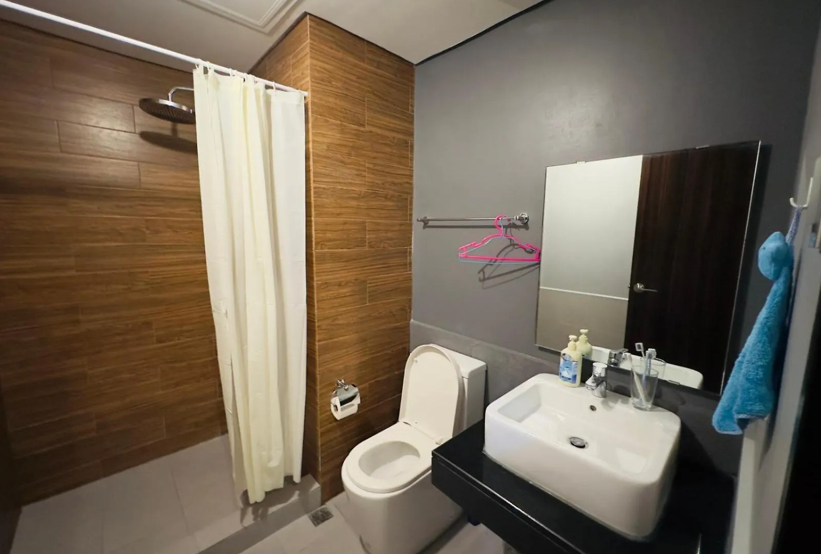 Apartment 1 Bedroom Staycation In Pasay Manila